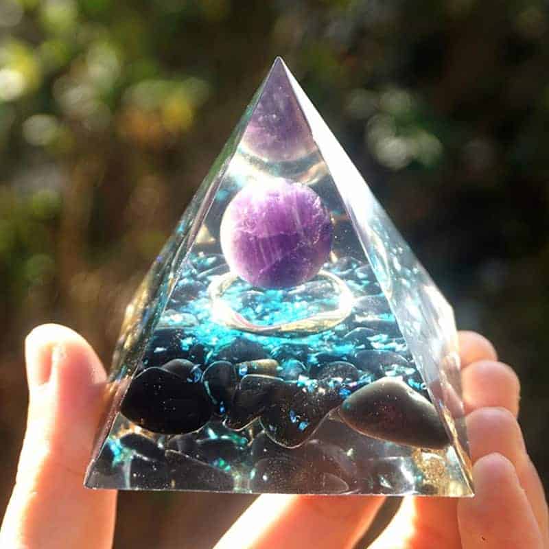 Orgonite Pyramid of protection and luck in amethyst and obsidian